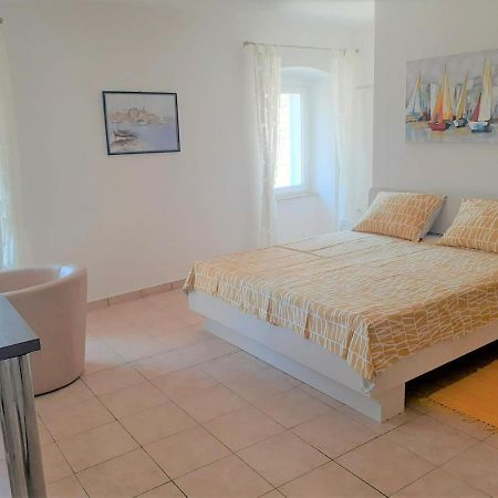 Apartment Zlata Rab Town Extérieur photo