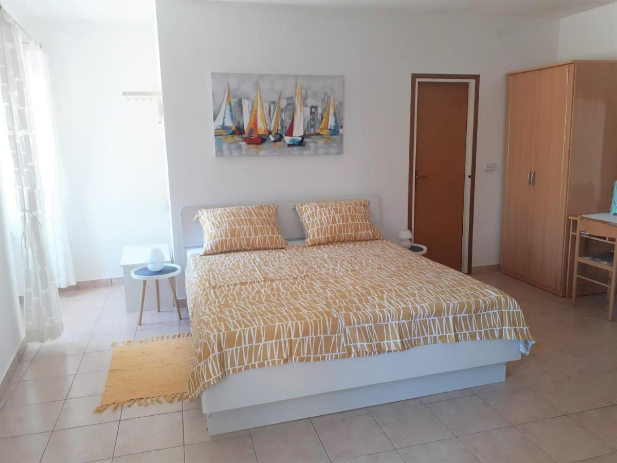 Apartment Zlata Rab Town Extérieur photo