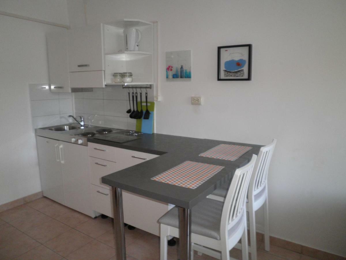 Apartment Zlata Rab Town Extérieur photo